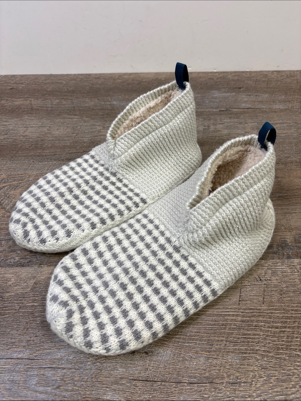 Bombas Gripper Slippers Ivory Gray Fair Isle Knit Sherpa Lined Size L